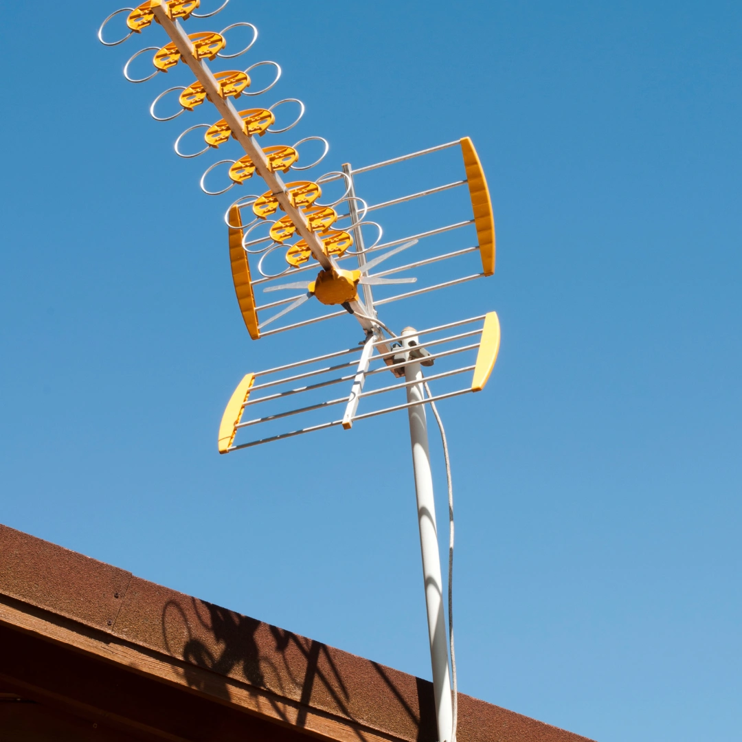 نصب آنتن در شرق تهران